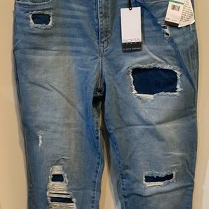 Sofia Vergara Distressed Ankle Jeans